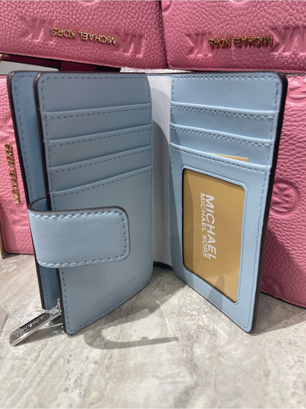 Michael Kors JST Md Logo Debossed Bifold Bilfold Compact Wallet
Pale Ocean
NWT - Picture 16 of 16